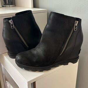Black Sorel Women's Joan Of Arctic™ Wedge II Zip Bootie
